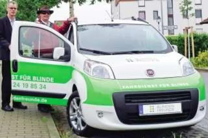 Bild: Blindenmobil in neuem Look - Neue Generation des Blindenmobils geht an den Start