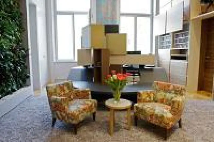 Bild: Check-In im Wohnzimmer