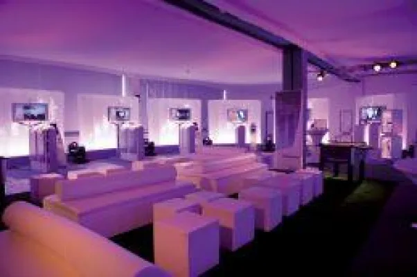 Bild: Neu: Luftwerbung international – Evolution Homepage auf Englisch