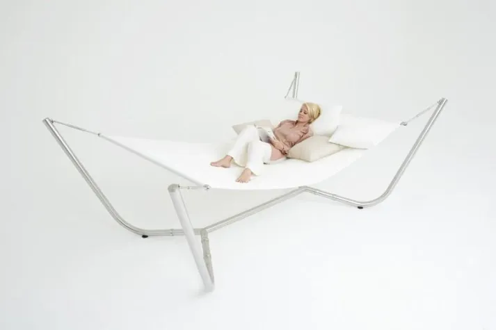 Bild: SKYLIVING gewinnt den "Interior Innovation Award 2011" für das SKYbed