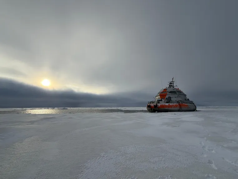 Bild: Ein Jahr im Eis: Tara Polar Station beginnt Drift durch die zentrale Arktis 
