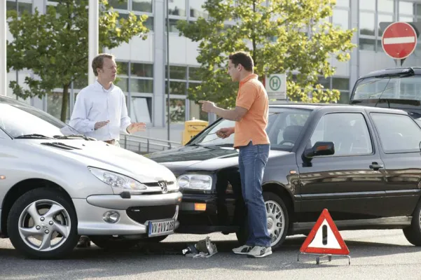 FinanceScout24.de Verbrauchertipp: Letzte Chance - Kfz-Sonderkündigungsrecht nutzen und kräftig sparen Bild: FinanceScout24.de Verbrauchertipp: Letzte Chance - Kfz-Sonderkündigungsrecht nutzen und kräftig sparen