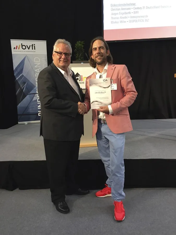 Helge Norbert Ziegler, Vorstand BVFI überreichte die Urkunde in den Dortmunder Westfalenhallen