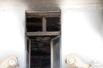Nicht nur an Weihnachten: Wer zahlt die Brandschäden, wenn es in der Wohnung gebrannt hat? Bild: Nicht nur an Weihnachten: Wer zahlt die Brandschäden, wenn es in der Wohnung gebrannt hat?