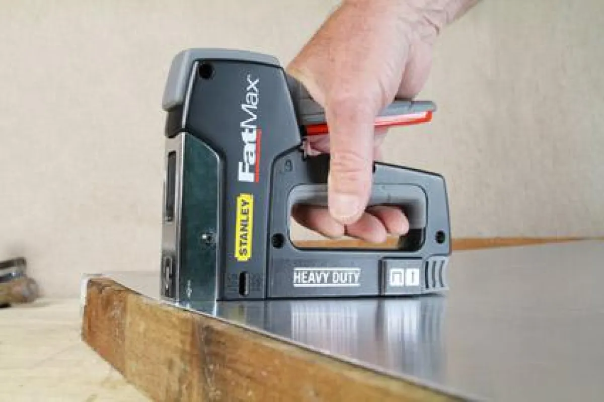 Zum Heften härterer Materialien und für anspruchsvolle Anwendungen