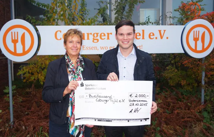 Statt Weihnachtsgeschenke: Wacker Qualitätssicherung sponsert Tafel Bild: Statt Weihnachtsgeschenke: Wacker Qualitätssicherung sponsert Tafel