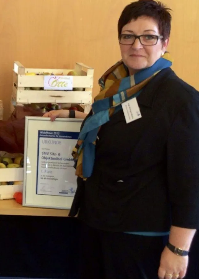 SMV ist ausgezeichnet: Inge Brünger-Mylius nimmt den WiduMove-Preis entgegen