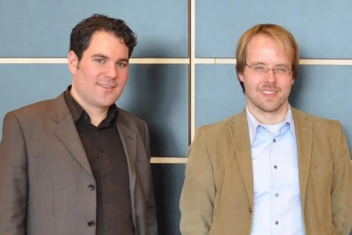 Oliver Frederik Hahr (l.) von oha communication begleitet den Software-Cluster zur CeBIT 2012. Recht