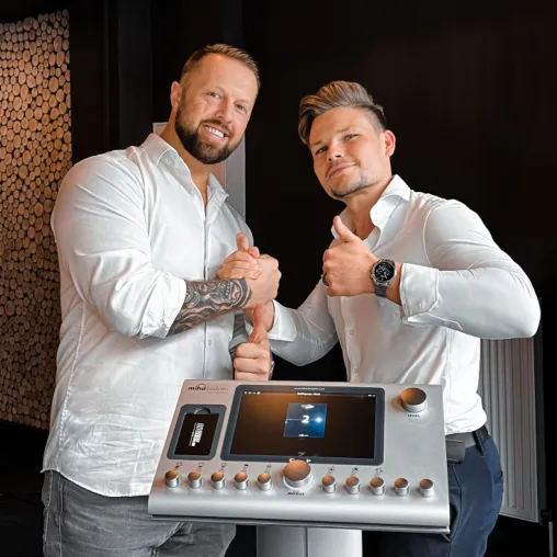 Bild: Erneuter Bundesrekord mit EMS-Konzept von EASYFITNESS: Zweites EMS-Studio eröffnet mit 164 Mitgliedern 