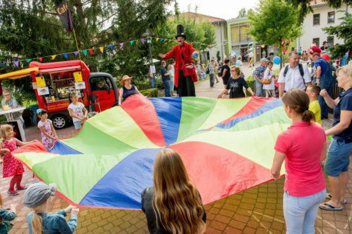Das Sommerfest der Albert Schweitzer Stiftung - Wohnen und Betreuen bietet auch Kindern viel Spaß.