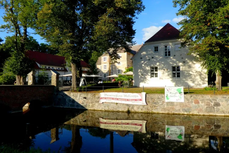 Top-Events und Angebote im August auf Wasserschloss Mellenthin Bild: Top-Events und Angebote im August auf Wasserschloss Mellenthin