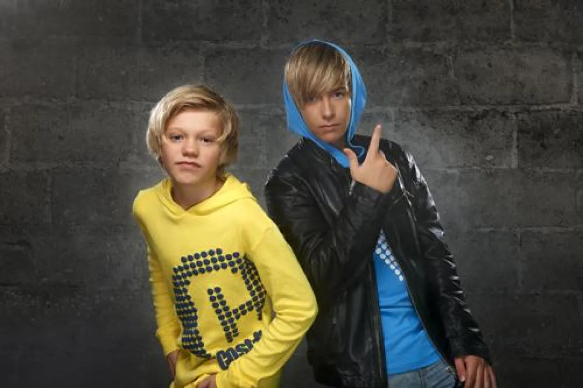 2BOYS *** (c) Hitnation