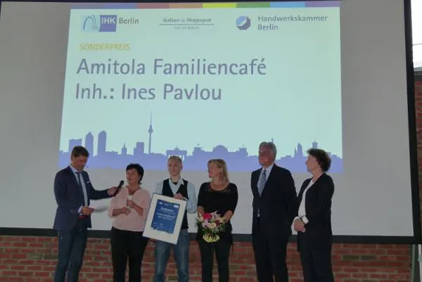 AMITOLA gewinnt Sonderpreis beim Wettbewerb Berlins Bester Ausbildungsbetrieb 206 Bild: AMITOLA gewinnt Sonderpreis beim Wettbewerb Berlins Bester Ausbildungsbetrieb 206