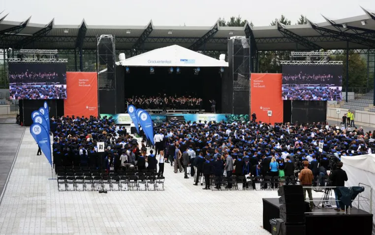 Bild: Von der Dressur Arena zur Eventlocation