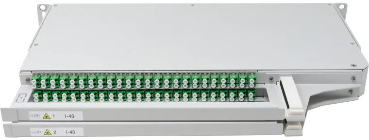 Bild: SLITE Ultra HD – neues LWL-Patchpanel mit 96 Ports auf einer Höheneinheit von Connect Com 