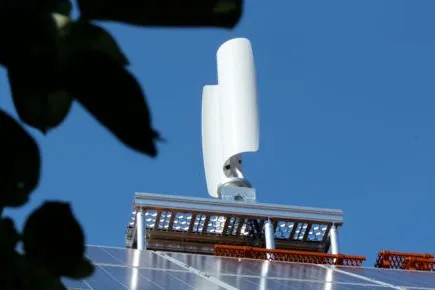 Bild: Kleinwindkraftanlagen auf dem eigenen Dach setzen ein Zeichen für saubere Energie.