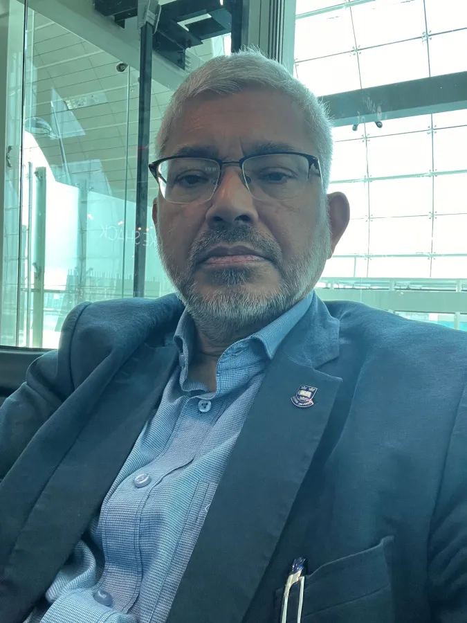 Professor Khan von der UWL ist Gastprofessor an der DHAW. (© DHAW)