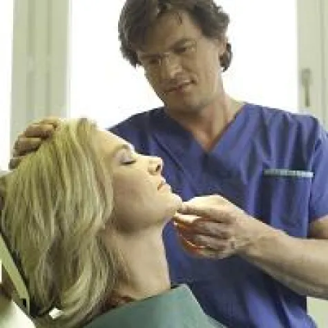 Eine neue Nase formt einen neuen Menschen Bild: Eine neue Nase formt einen neuen Menschen