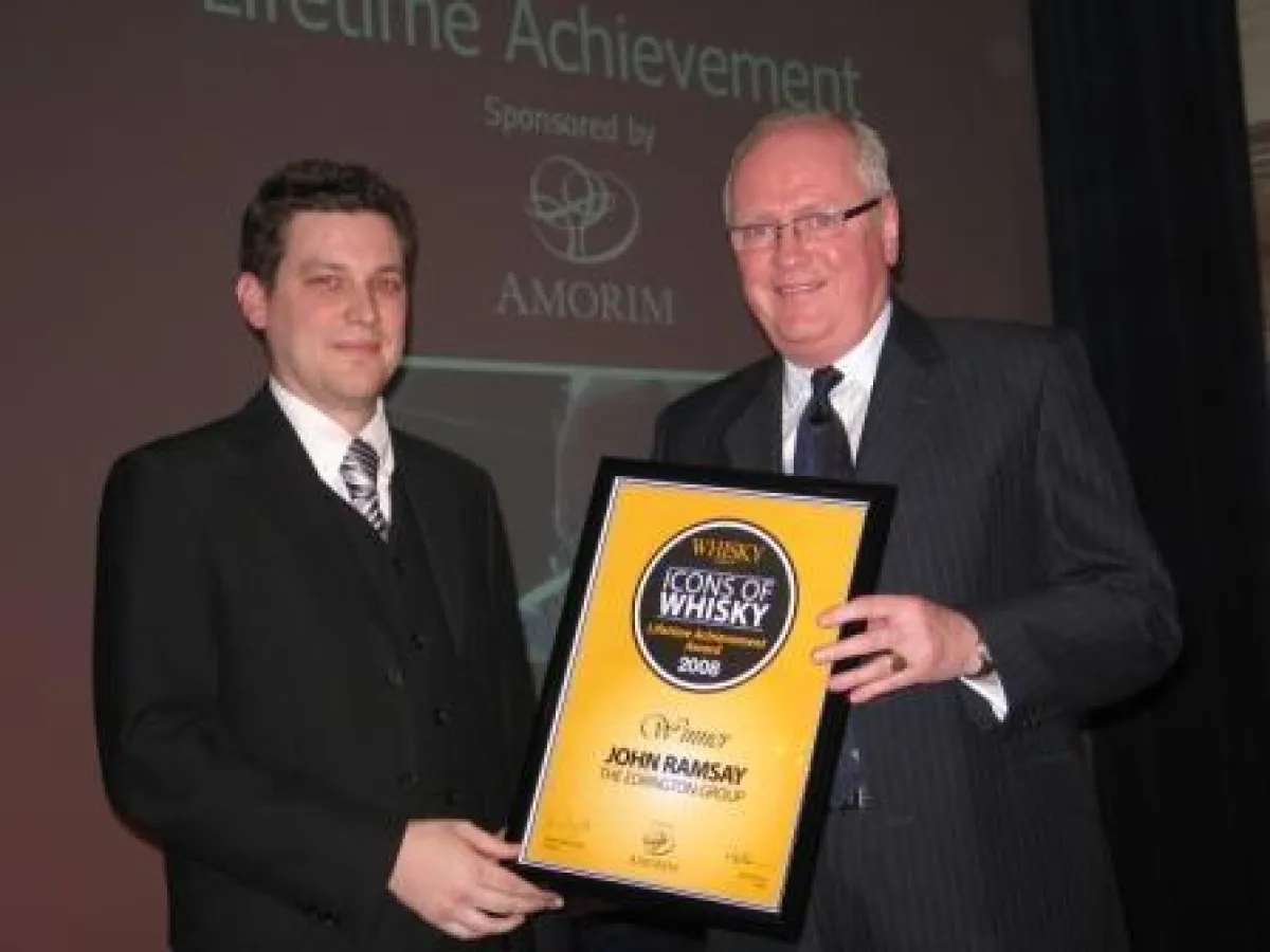 Icons of Whisky 2008 - John Ramsay, Blending-Experte aus dem Hause The Glenrothes, erhält den
