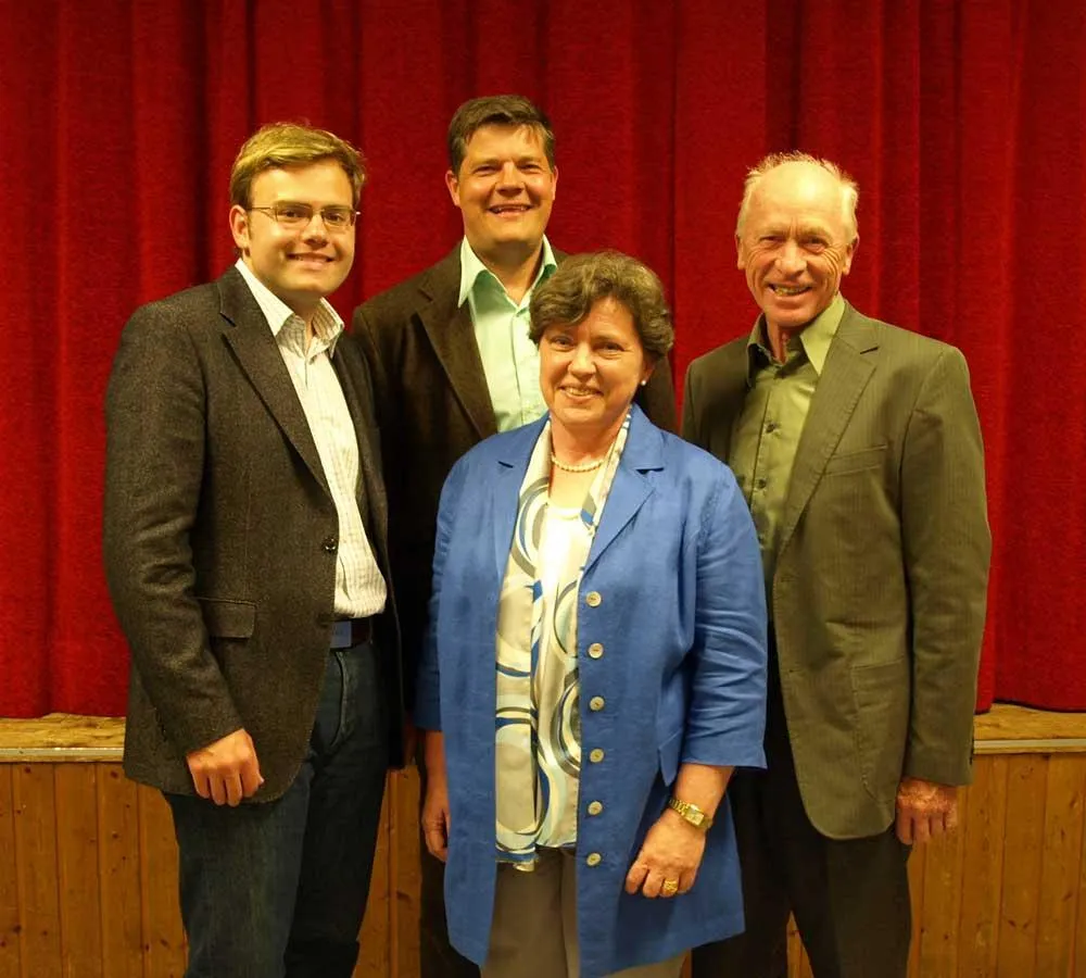 Stadtrat Tobias Weiß, Bezirksausschussvorsitzende Heike Kainz, CSU-Fraktionssprecher Thomas Bauer und der zweite Stellvertretende BA-Vorsitzende, Josef Wieland