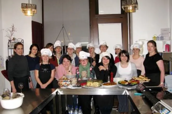 Dresdner Reiseveranstalter AugustusTours feiert 18. Geburtstag Bild: Dresdner Reiseveranstalter AugustusTours feiert 18. Geburtstag