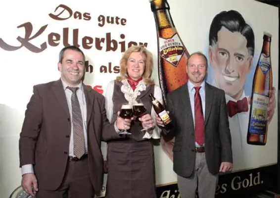 Bild: Ein ehrliches dunkles Kellerbier: „Malzig und süffig“ NEU: Gold Ochsen Kellerbier Dunkel naturtrüb