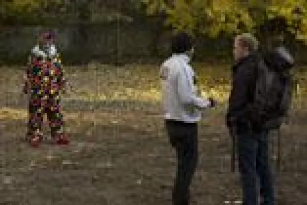 Bild: Scheintote Seele mit Bratwurst und Born-Senf / Studenten wollen 2.200 Euro im Internet sammeln