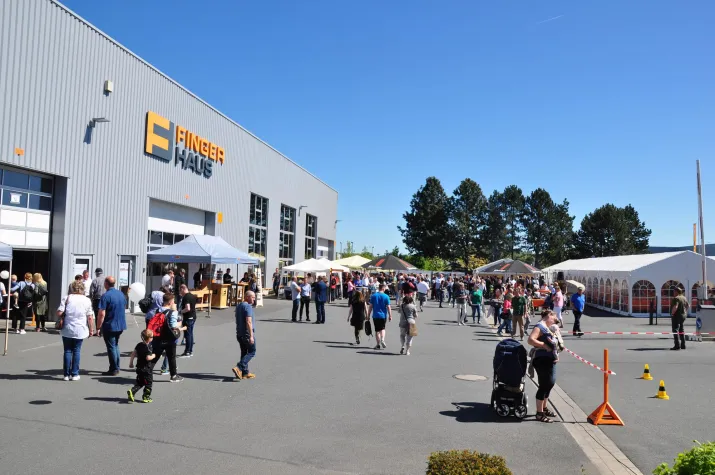 FingerHaus-Bauinfotag: Neuer Musterhauspark im Fokus Bild: FingerHaus-Bauinfotag: Neuer Musterhauspark im Fokus