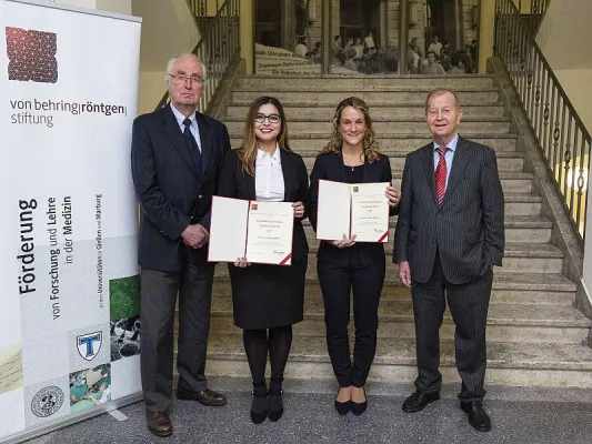 Bild: Von Behring-Röntgen-Nachwuchspreise an Dr. Sabine Wächter und Dr. Karla Rubio verliehen