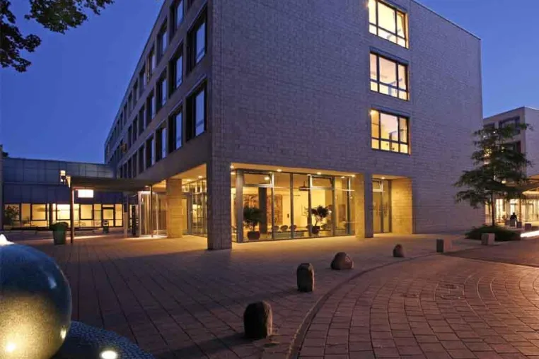 Bild: Aus dem "Klinikum Eilbek" wird die "Schön Klinik Hamburg-Eilbek"