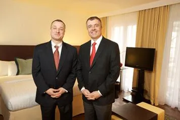 Bild: Residence Inn expandiert nach Europa – Erste Mustersuite überzeugt Marriott Executives