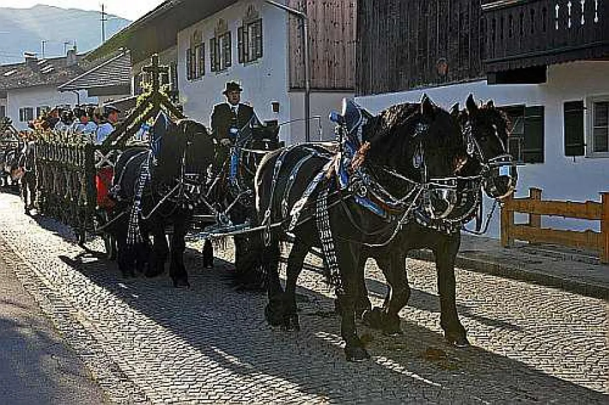 (c) Karl Allgäuer/GI Benediktbeuern: Leonhardifahrt