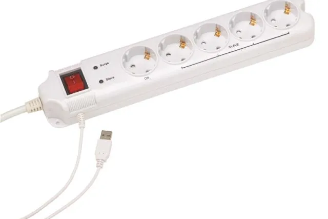 Bild: Kostensenker am PC-Arbeitsplatz – die EnerGenie 5-fach USB Master/Slave Steckdosenleiste