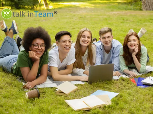 Wie finden junge Menschen ihren Weg? Bild: Wie finden junge Menschen ihren Weg?