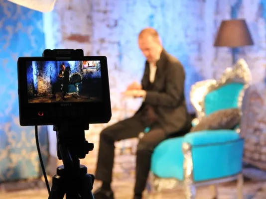 Bild: Magical Mr. Hide - Neues Showreel von Illusionist Alexander Mabros veröffentlicht