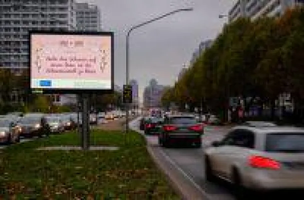 Bild: Erstes Plakat der "Neuen Bauernregeln" des Deutschen Tierschutzbüros hängen ab kommender Woche in Berli