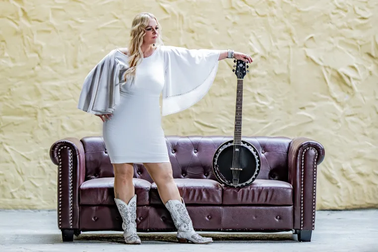 Bild: Road Chicks: Moderne Countrymusik mit klarer Botschaft gegen Mobbing