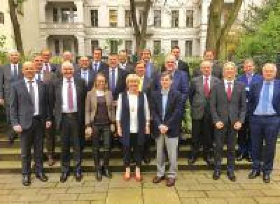 Bild: SAKRET auf Wachstumskurs