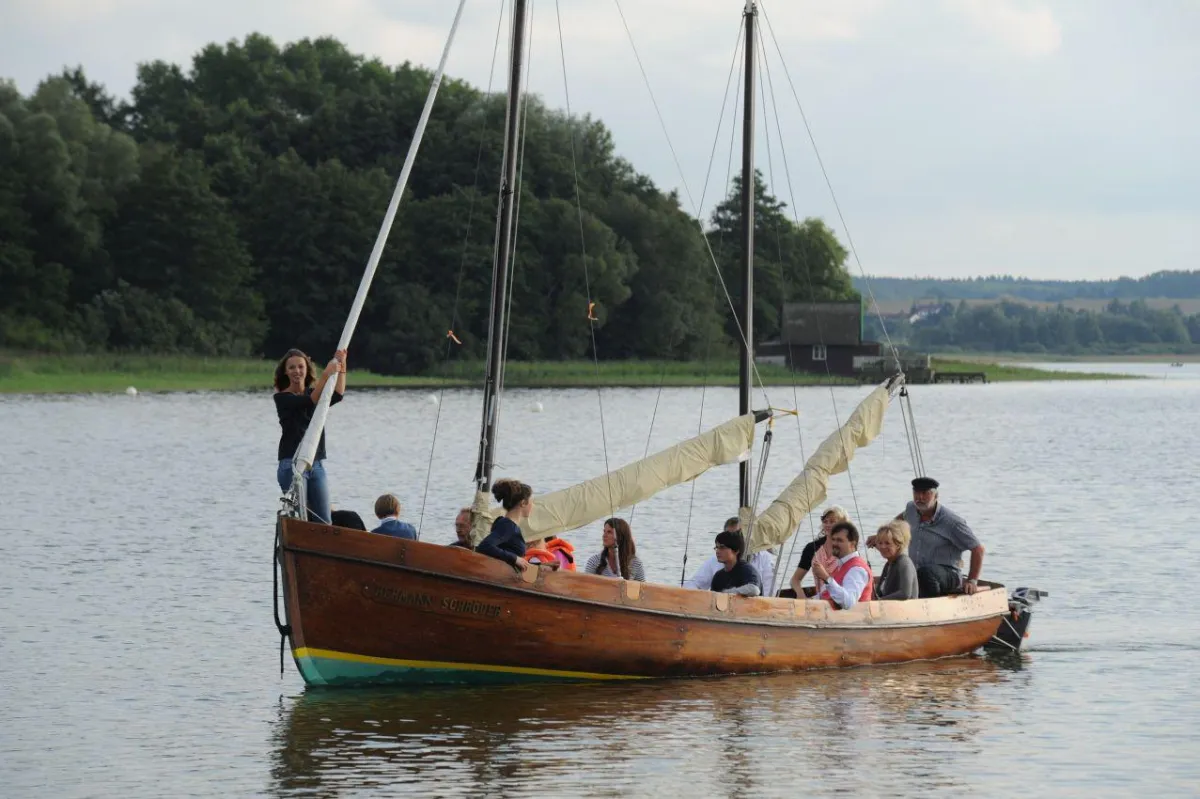 Mit dem Kutter über den Güstrower Inselsee (Güstrow Tourismus/Andreas Dürst – Studio 301)