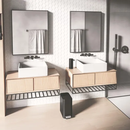 Bild: mattschwarze Haushaltshelfer von simplehuman im minimalistischen Design für Bad und Küche! 