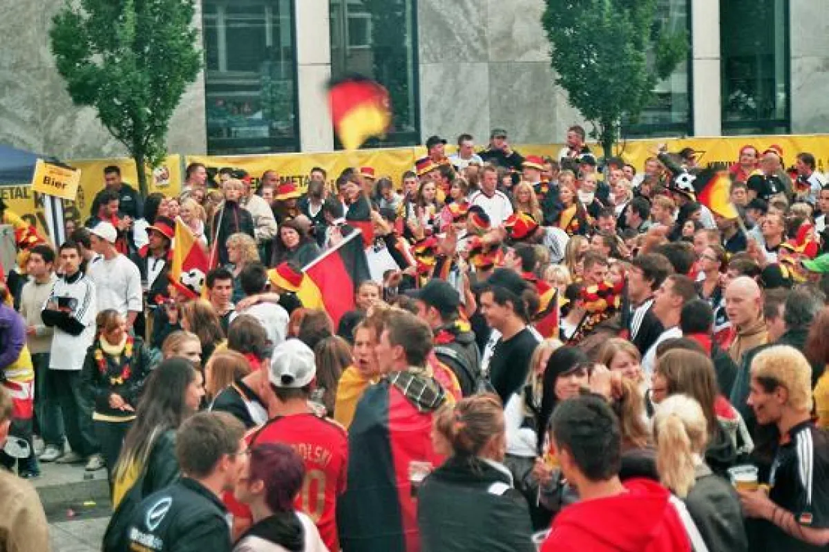 Großer Andrang herrschte bei jedem Spiel der deutschen Nationalmannschaft - Bild: Artur Gonet