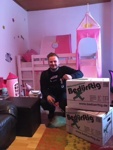 Bild: Herzenswünsche von Kindern in Not: Malea bekommt ein Prinzessinnen-Bett