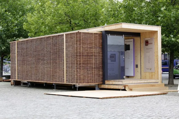 BAUnatour informiert über Bauen und Wohnen mit nachwachsenden Rohstoffen - Ausstellung in Kempten 23.-28.07.11 Bild: BAUnatour informiert über Bauen und Wohnen mit nachwachsenden Rohstoffen - Ausstellung in Kempten 23.-28.07.11