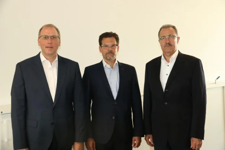 KACO stellt die Weichen in Richtung Zukunft; Neuaufstellung in der Unternehmensspitze Bild: KACO stellt die Weichen in Richtung Zukunft; Neuaufstellung in der Unternehmensspitze
