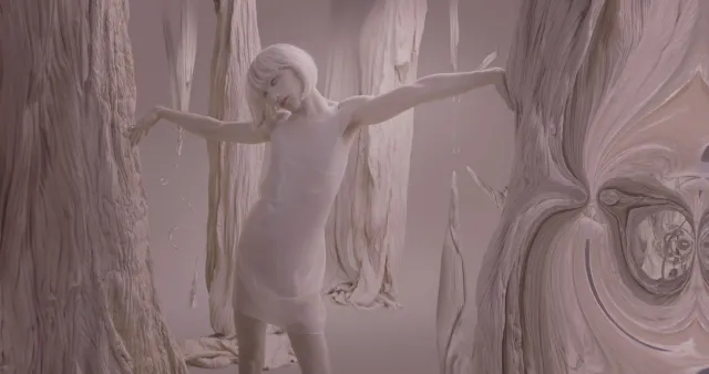 Bild: Leipziger Kunstfigur "The Woman Inside" in Kooperation mit Designkünstler Bart Hess