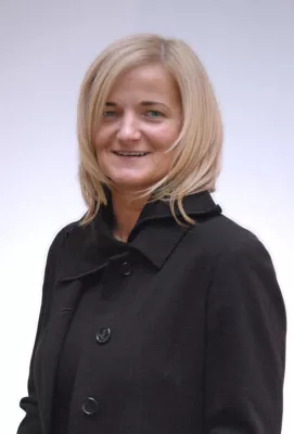 Bild: Claudia Bassen leitet Rheinglut