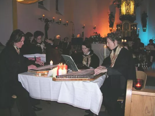 Bild: „Christkindlein von Ringolay“ verbindet Nationen sowie Jung und Alt im bayerischen Wald