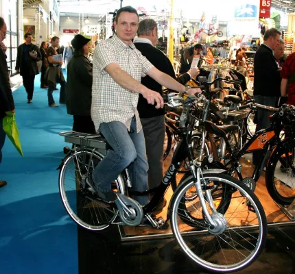 Bild: Pedelecs von ave auf der "C-B-R – Freizeit und Reisen" - Fahrspaß auf dem Testparcours des ADFC