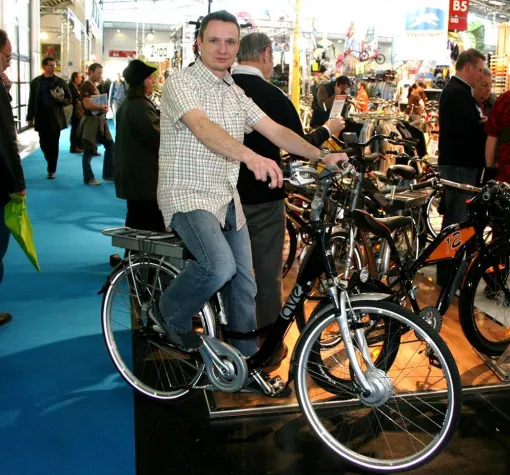 Bild: Pedelecs von ave auf der "C-B-R – Freizeit und Reisen" - Fahrspaß auf dem Testparcours des ADFC