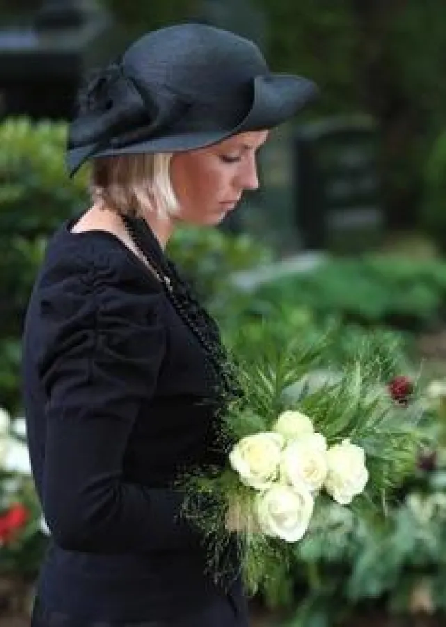 Ein Grab als konkreter Ort der Trauer: Hier halten Hinterbliebene stille Zwiesprache. (VFFK)